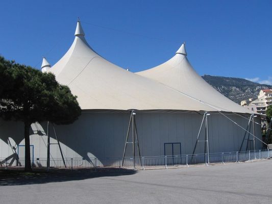 Χονδρική Τέντα Ξενοδοχείου Ταρζαντίνι Αρχιτεκτονική Δομή Τεντωμένης Μεμβράνης Εργαστήριο Διάδρομος PVC Επικαλυμμένο Ύφασμα